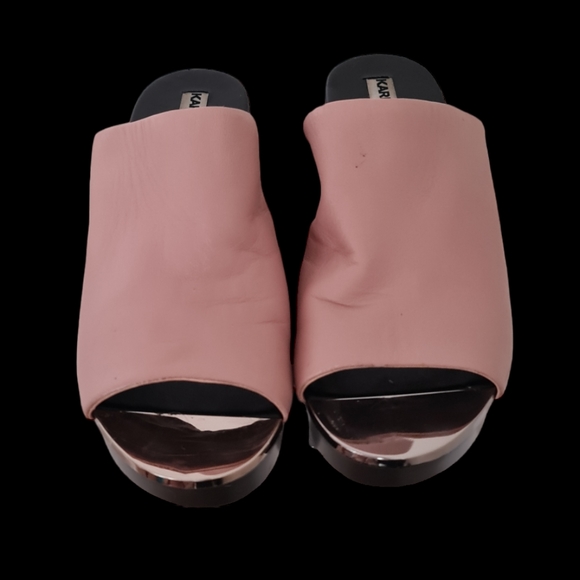 Karl Lagerfeld size 7M , so comfortable - Picture 1 of 4